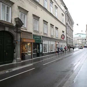 heart-of-city-apartment.vienna-besthotels.com/